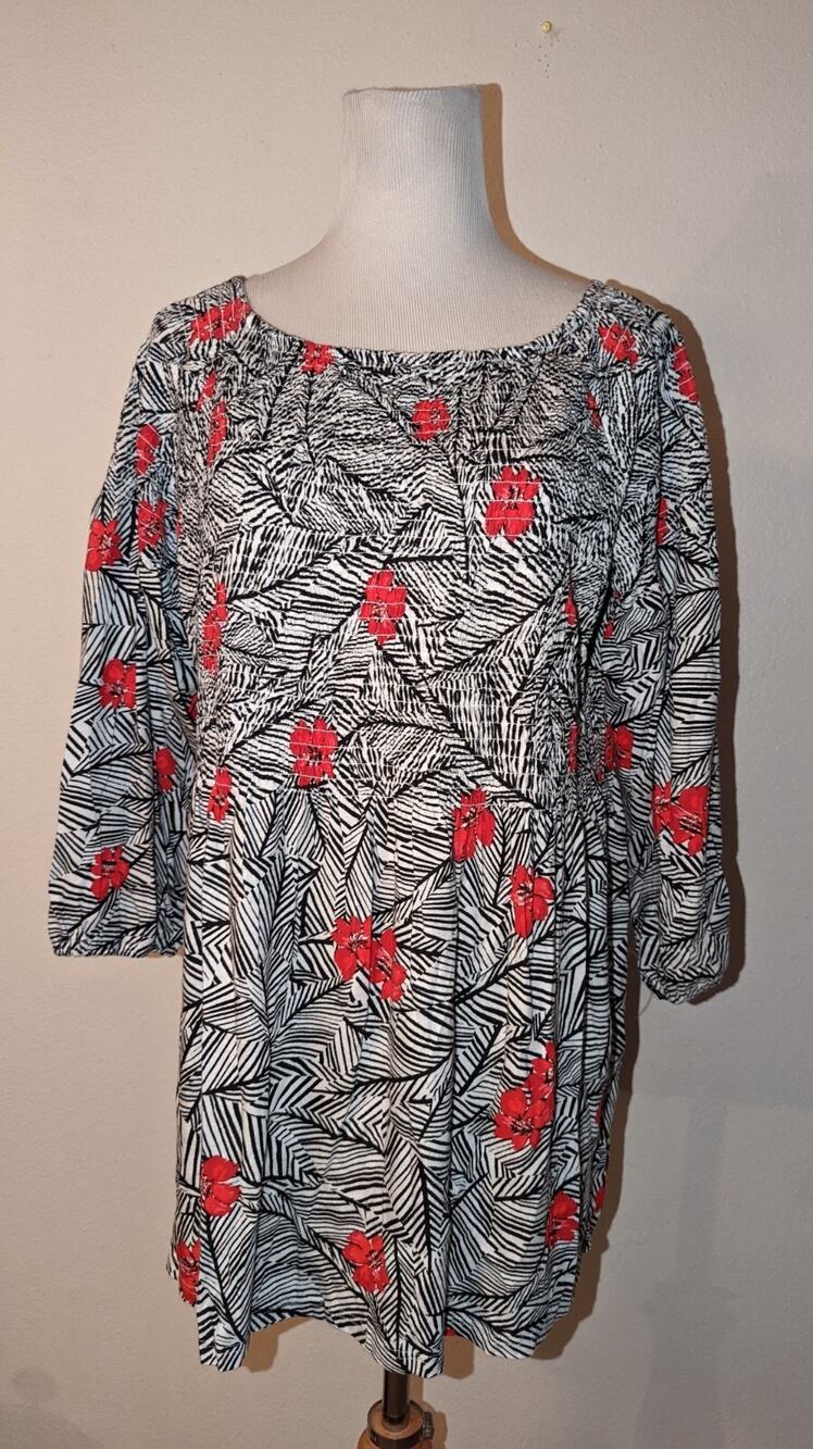 New J.Jill sz LP Knit Top black red white floral print shirt $79 2778